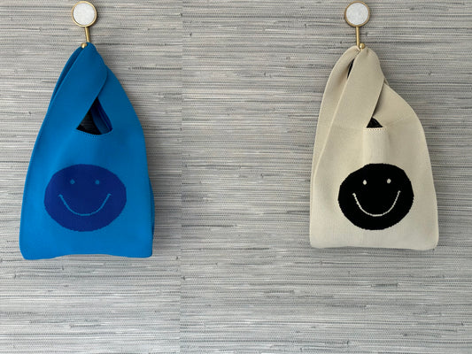 Smile knit essential tote