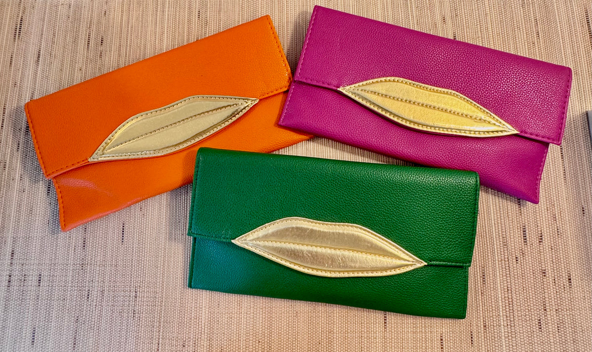 Lip clutch