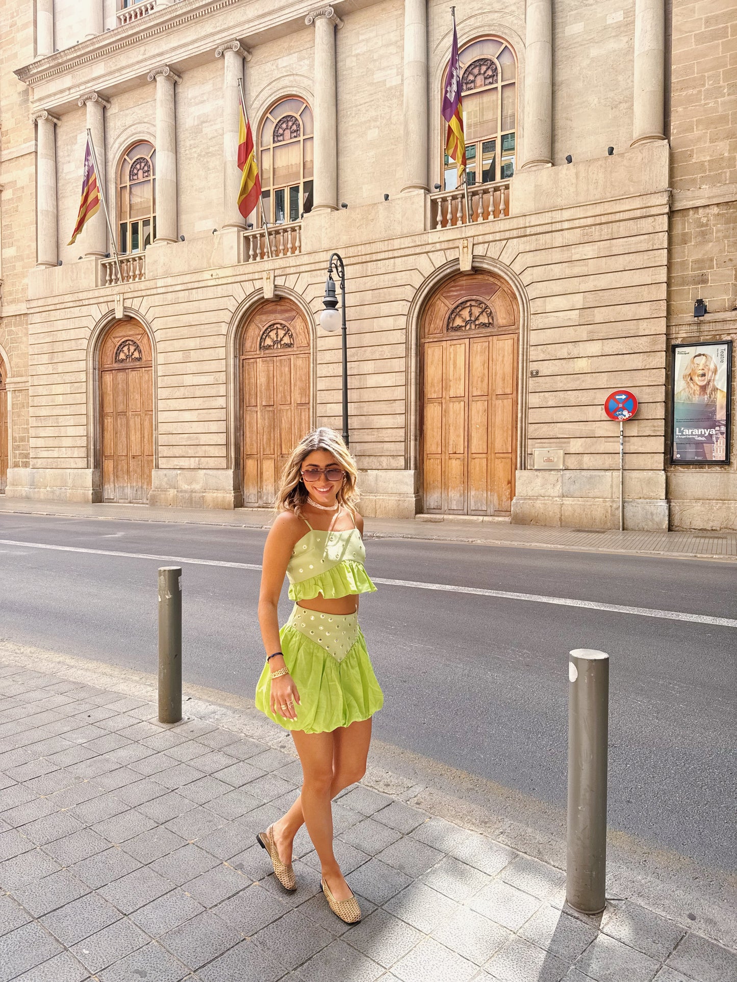 Black Mirror Mirror On The Wall Set