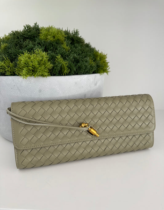 The Woven Clutch