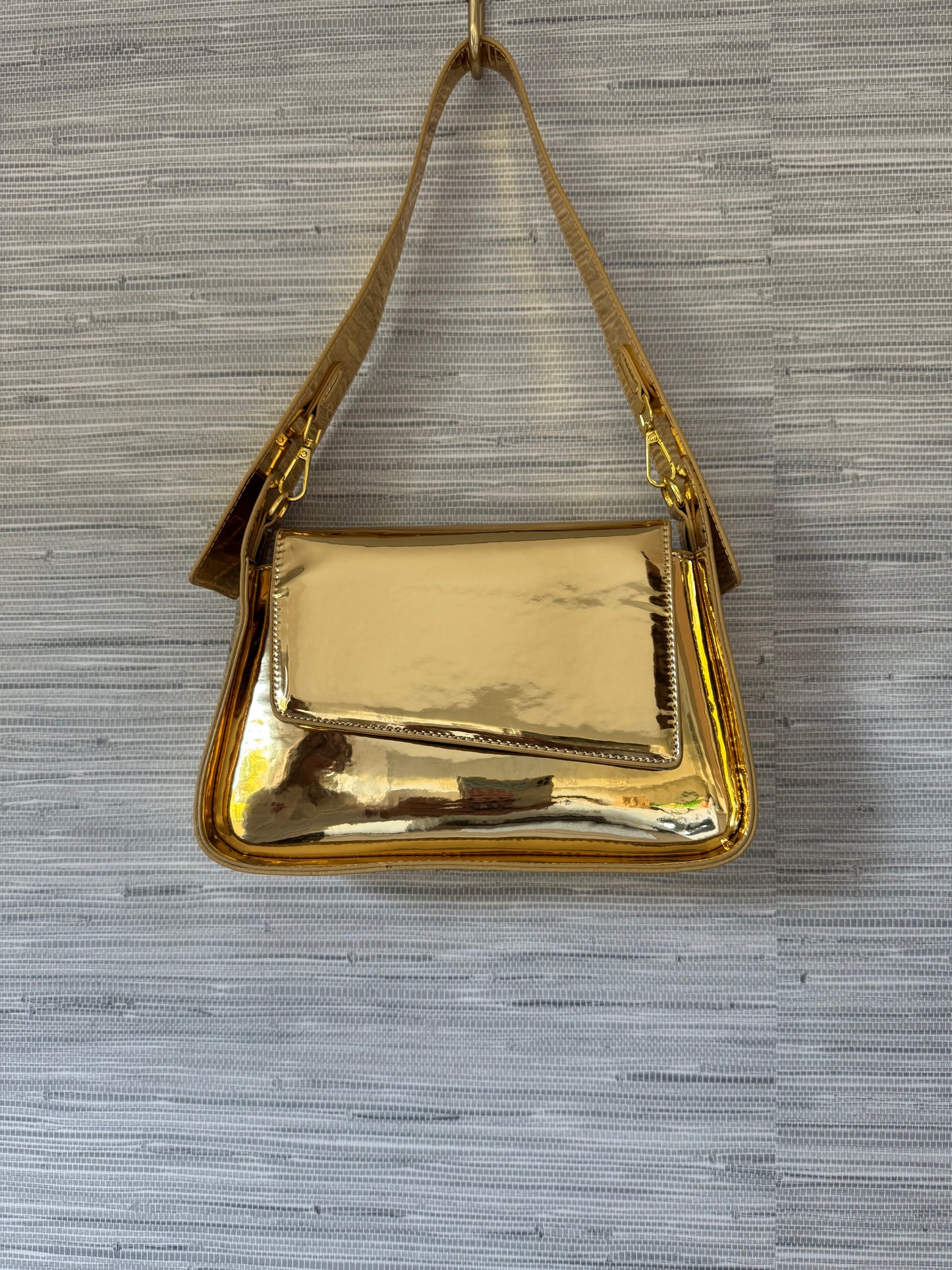 The Metallic Shoulder Bag - Gold